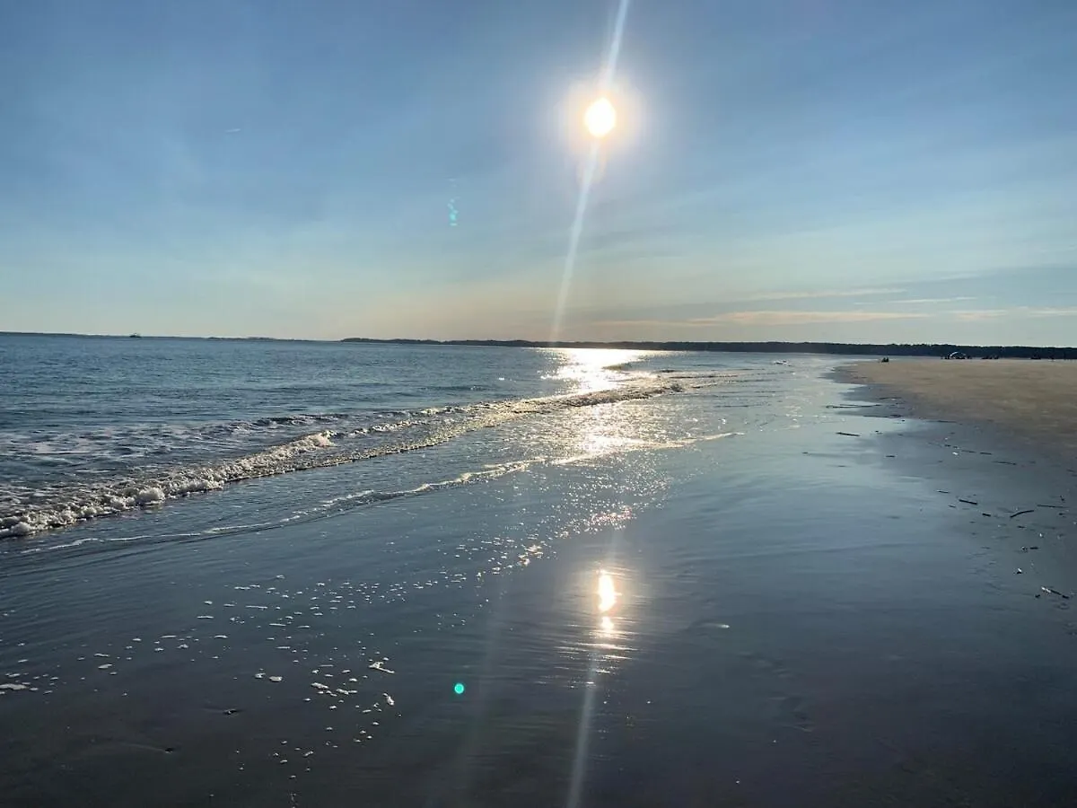 Holiday home Awesome 1 Bd 1 Ba With Ocean View Steps To Hilton Head Island