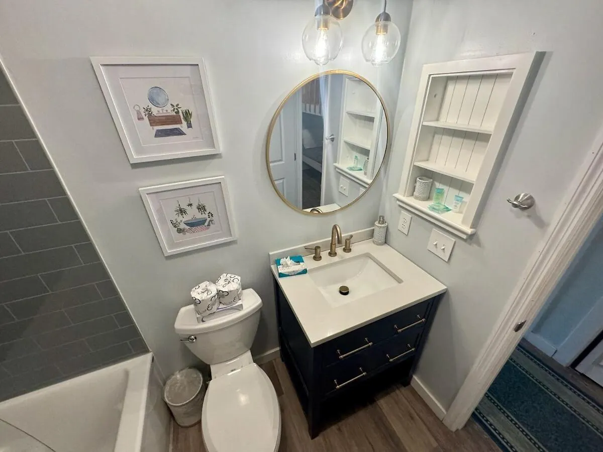 Awesome 1 Bd 1 Ba With Ocean View Steps To