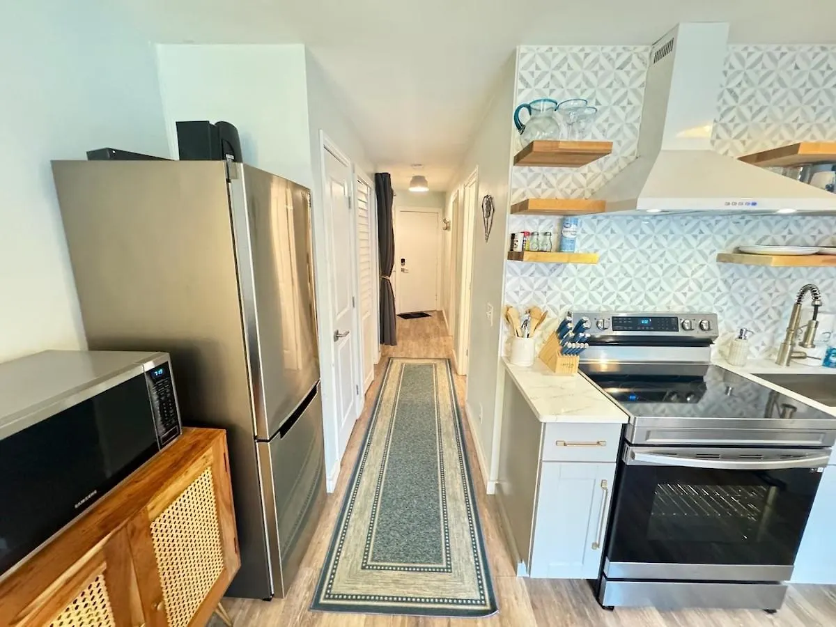 Holiday home Awesome 1 Bd 1 Ba With Ocean View Steps To