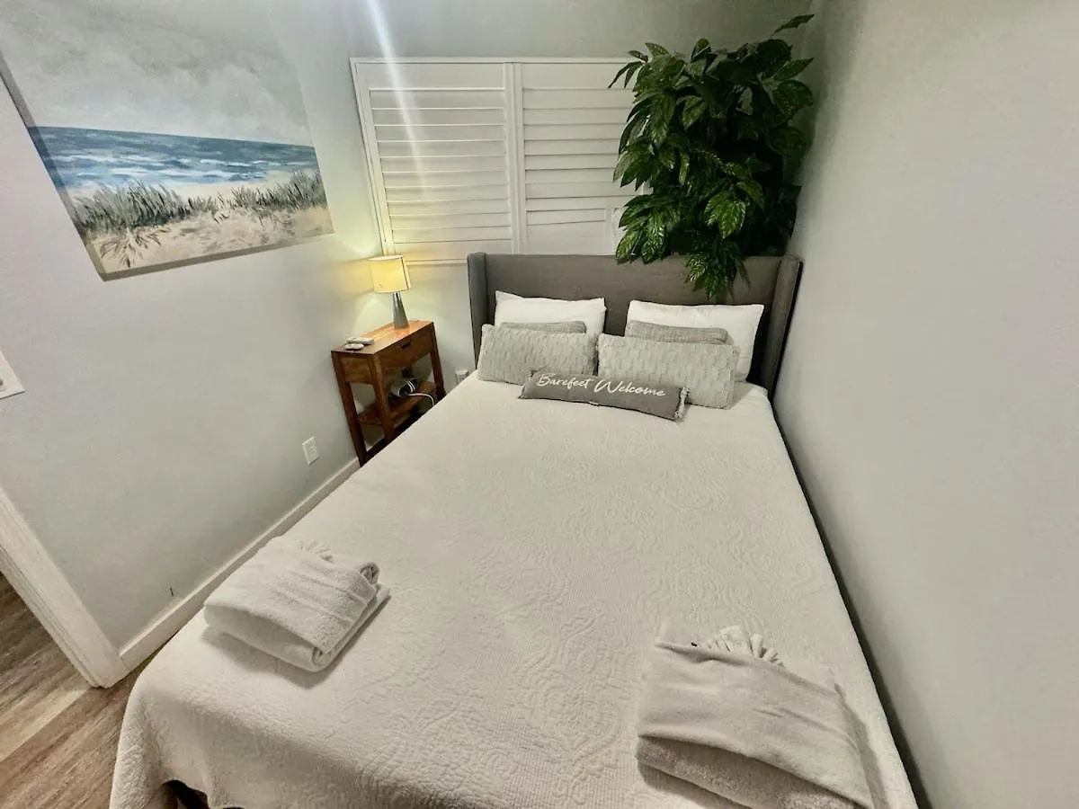 Holiday home Awesome 1 Bd 1 Ba With Ocean View Steps To