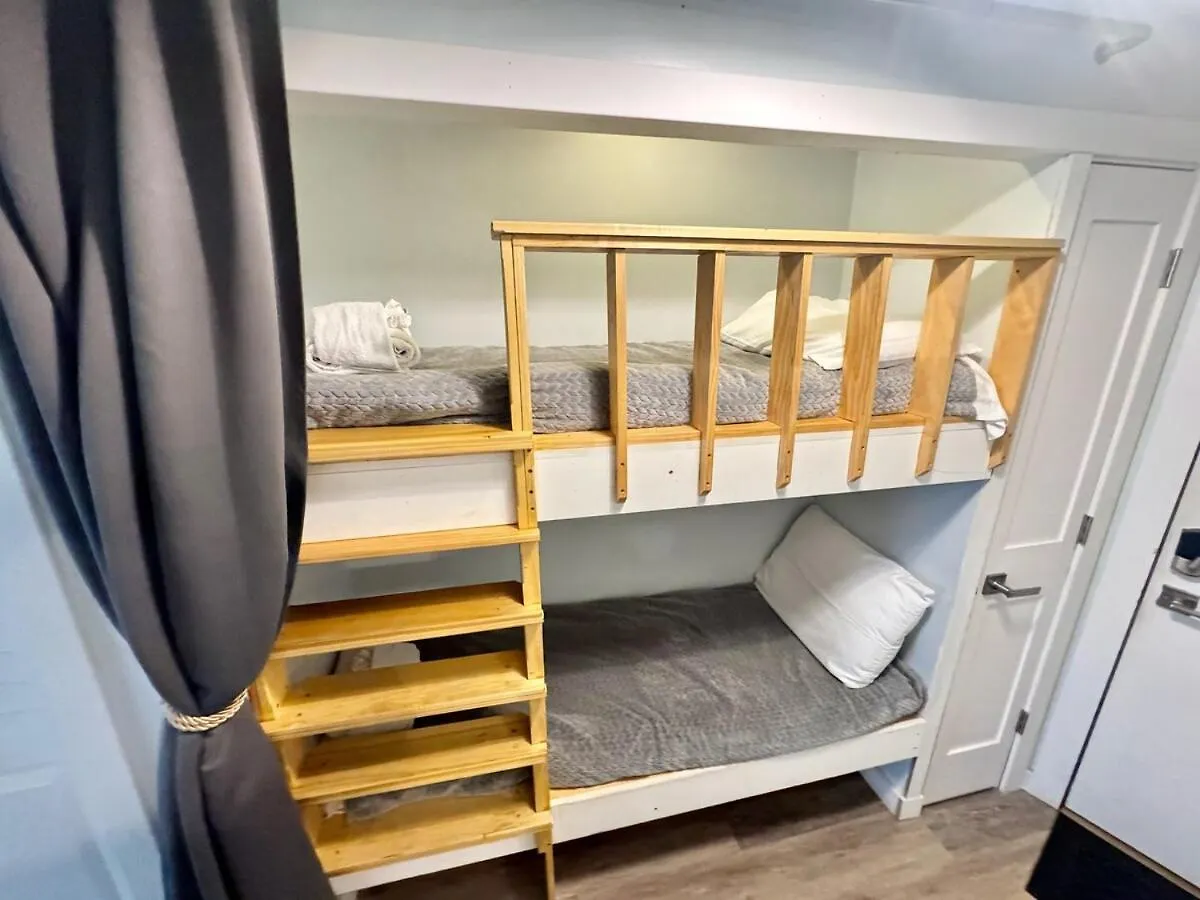 Awesome 1 Bd 1 Ba With Ocean View Steps To Holiday home