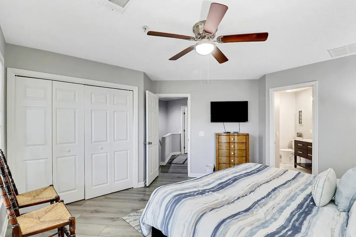 Villa Upgraded Pet Friendly 3 Bed 3 Bath Walk To The