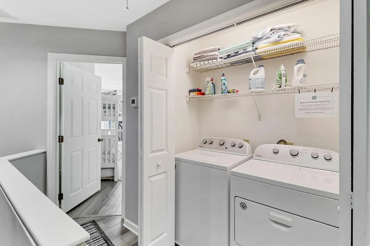 Upgraded Pet Friendly 3 Bed 3 Bath Walk To The Hilton Head Island