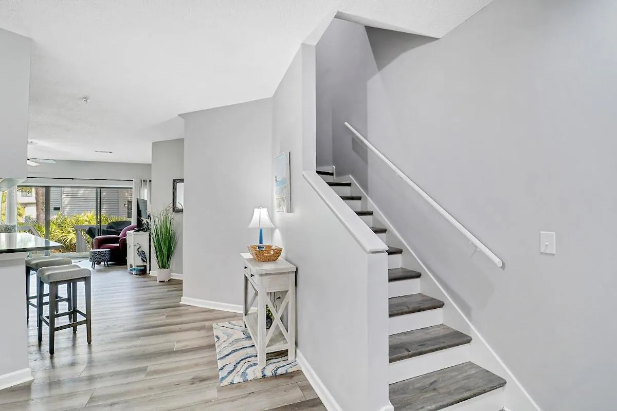 Villa Upgraded Pet Friendly 3 Bed 3 Bath Walk To The Hilton Head Island