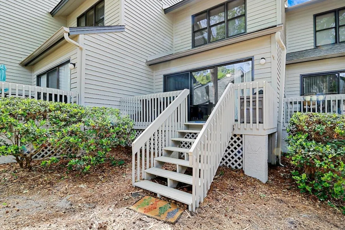 Upgraded Pet Friendly 3 Bed 3 Bath Walk To The Hilton Head Island