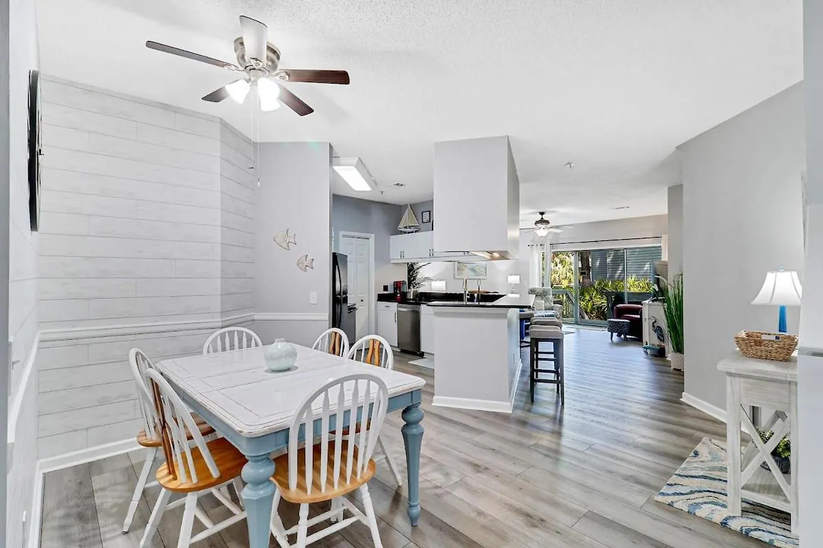 Villa Upgraded Pet Friendly 3 Bed 3 Bath Walk To The