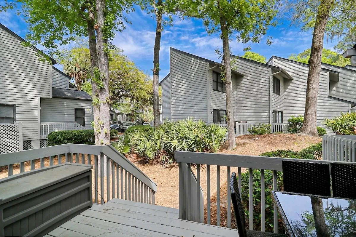 Upgraded Pet Friendly 3 Bed 3 Bath Walk To The Villa *