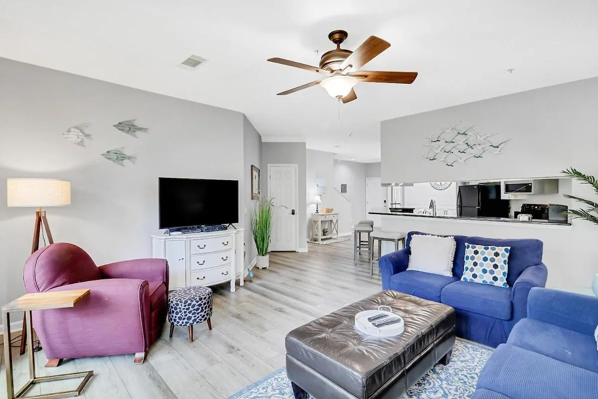 Upgraded Pet Friendly 3 Bed 3 Bath Walk To The *