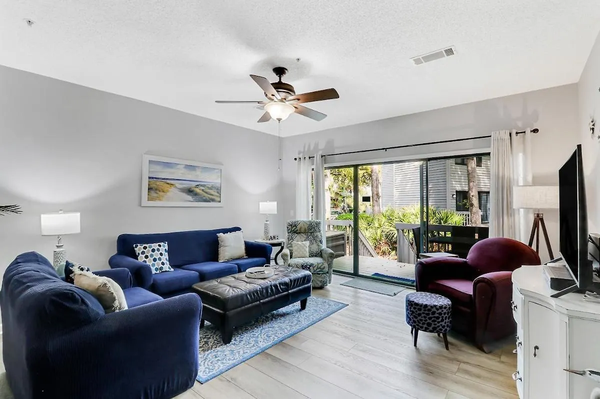 Upgraded Pet Friendly 3 Bed 3 Bath Walk To The