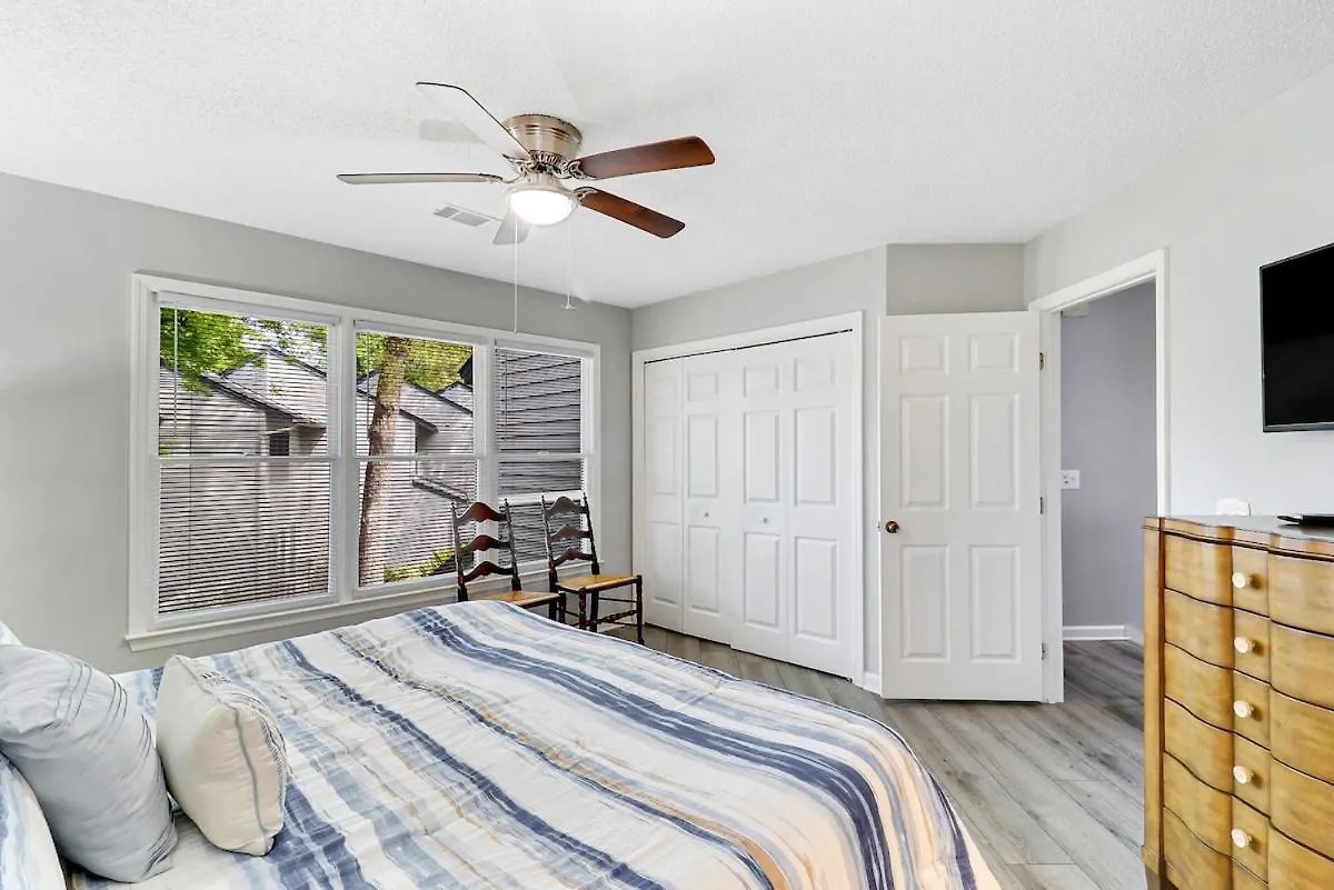 Villa Upgraded Pet Friendly 3 Bed 3 Bath Walk To The