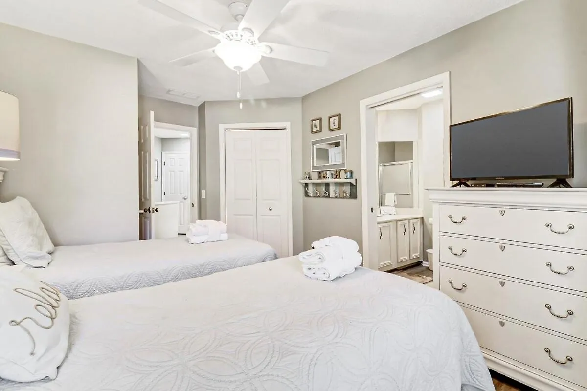 Pet Friendly -3 Bed 3 Bath - Walk To The -88ob