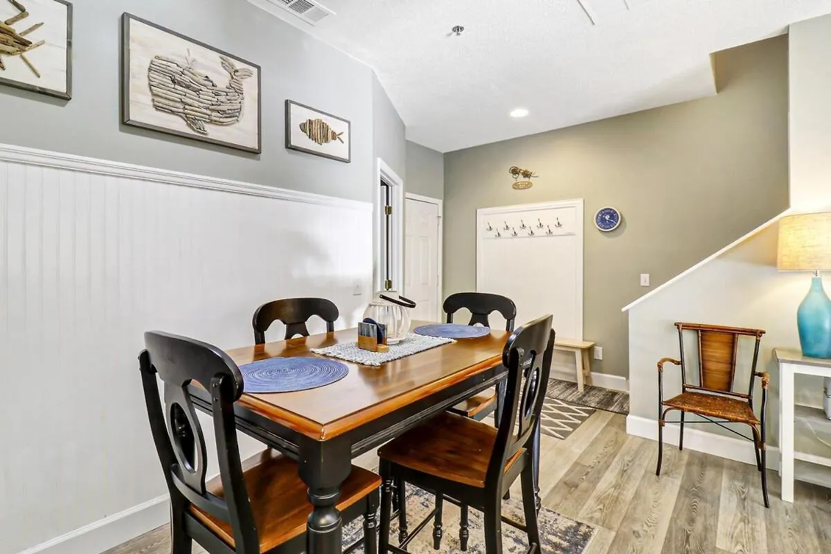 Pet Friendly -3 Bed 3 Bath - Walk To The -88ob * Hilton Head Island