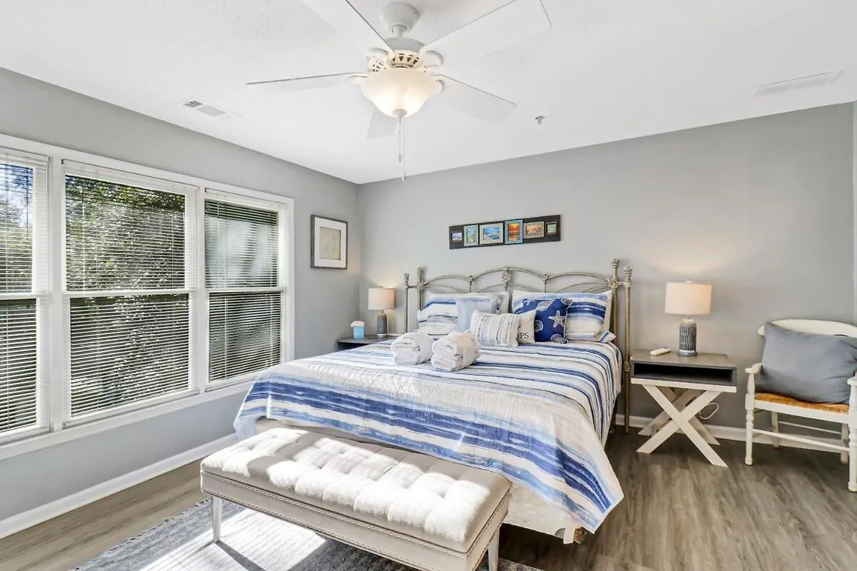 Pet Friendly -3 Bed 3 Bath - Walk To The -88ob