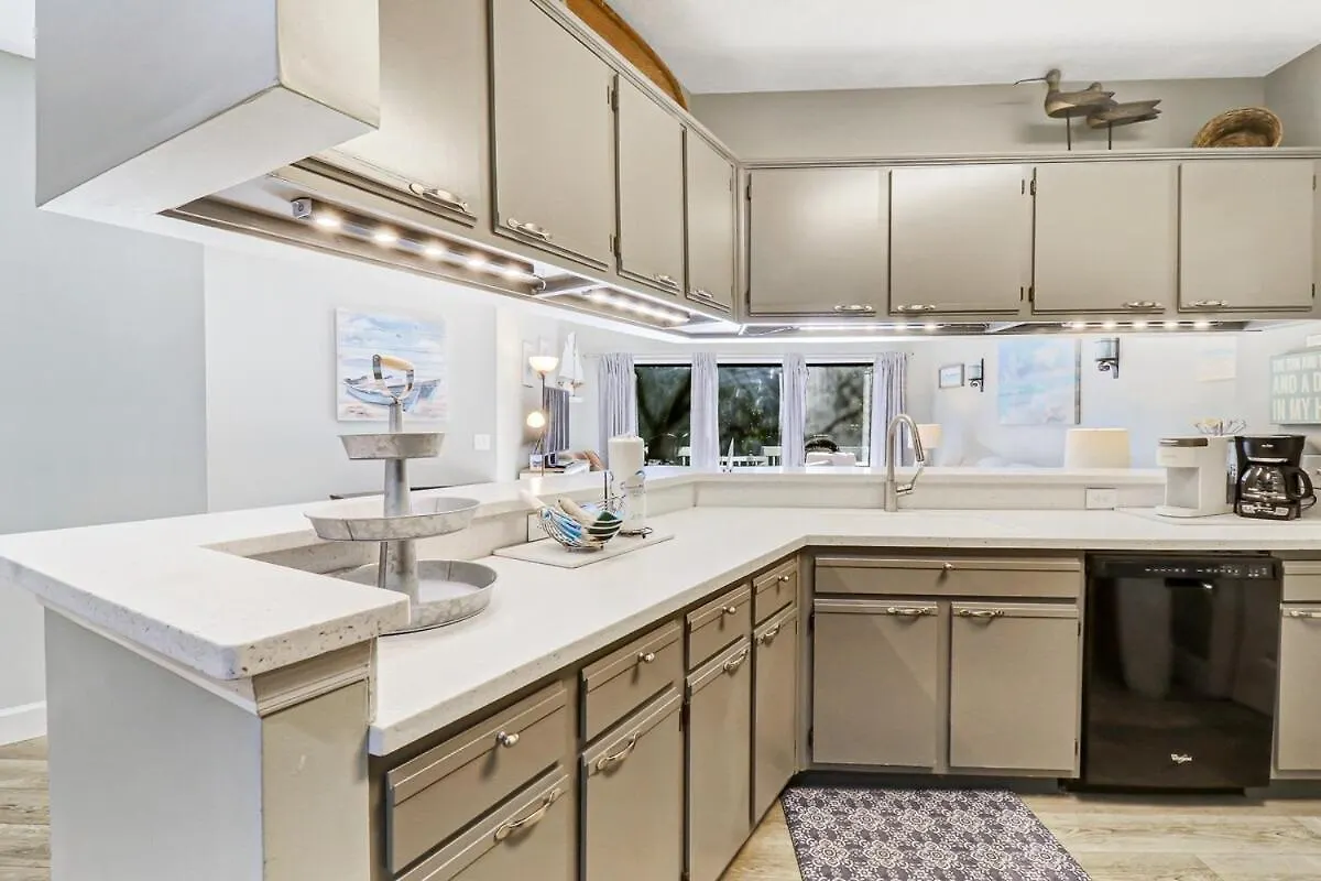 Holiday home Pet Friendly -3 Bed 3 Bath - Walk To The -88ob Hilton Head Island