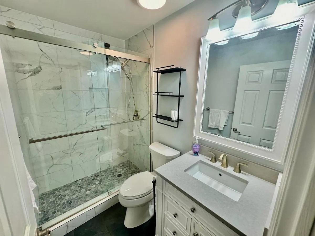 Pet Friendly 3 Bed 3 Bath Walk To The Pools Tennis And 16 Ob Holiday home Hilton Head Island