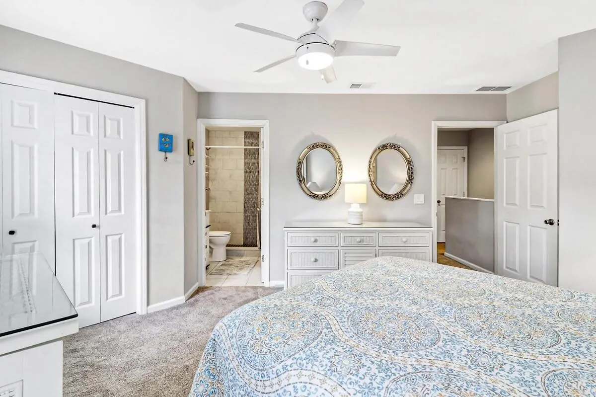 Pet Friendly - Walk To The - Pools Tennis And * Hilton Head Island