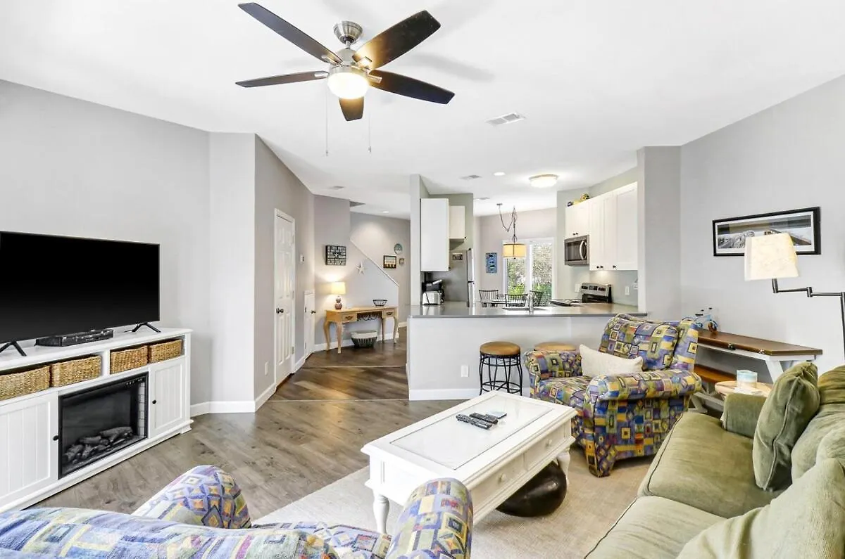 Holiday home Pet Friendly - Walk To The - Pools Tennis And Hilton Head Island