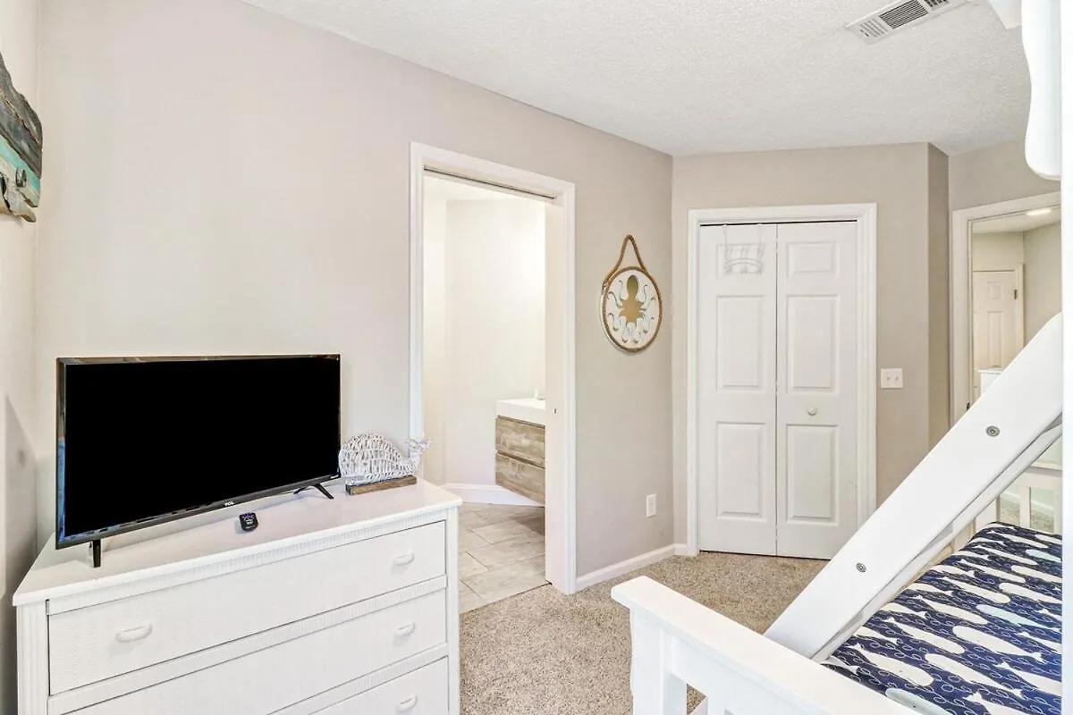 Holiday home Pet Friendly 3 Bed 3 Bath #3 Ocean Breeze
