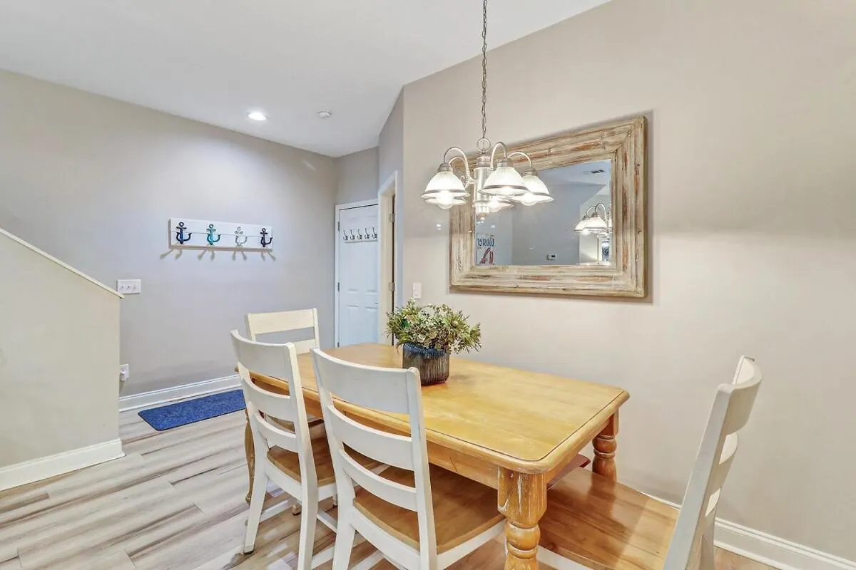 Pet Friendly 3 Bed 3 Bath #3 Ocean Breeze *