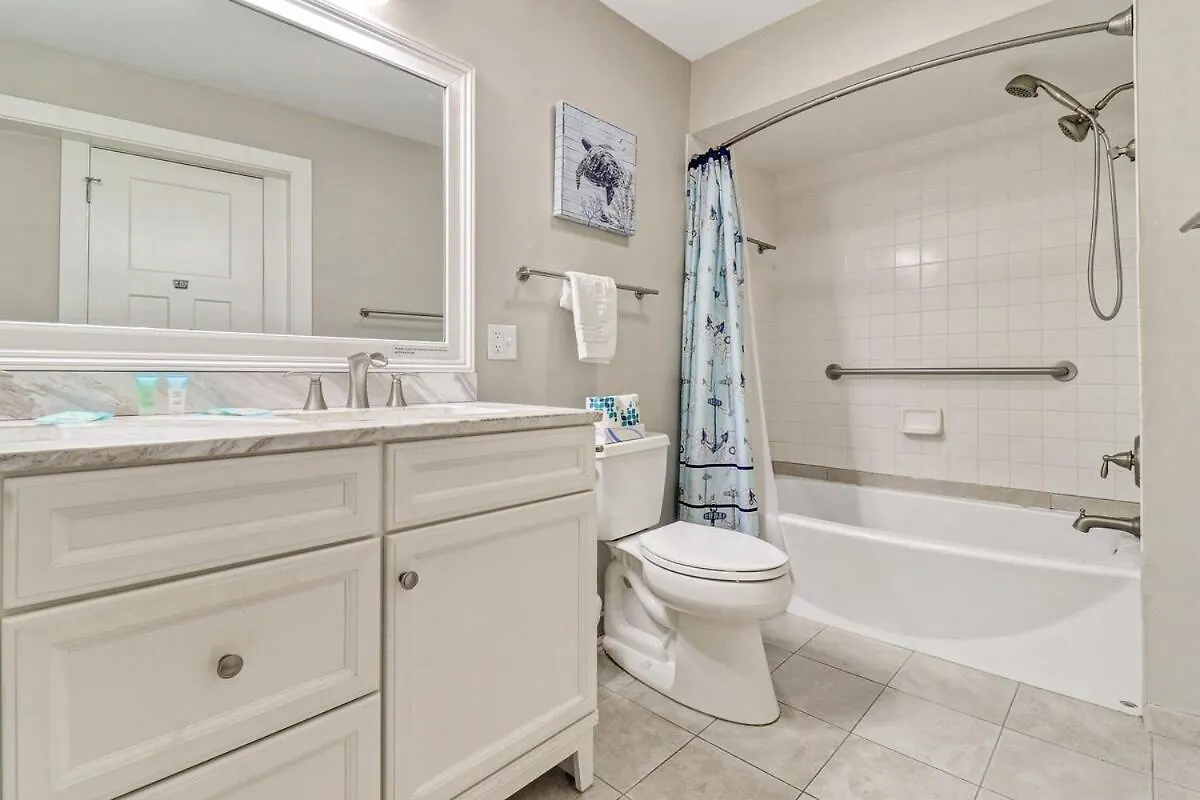 Living - 3 Bed 2 Bath Seascape - Just Steps To The *