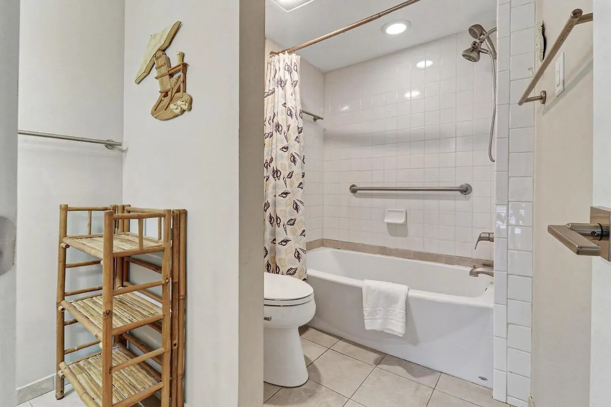 Living - 3 Bed 2 Bath Seascape - Just Steps To The Holiday home