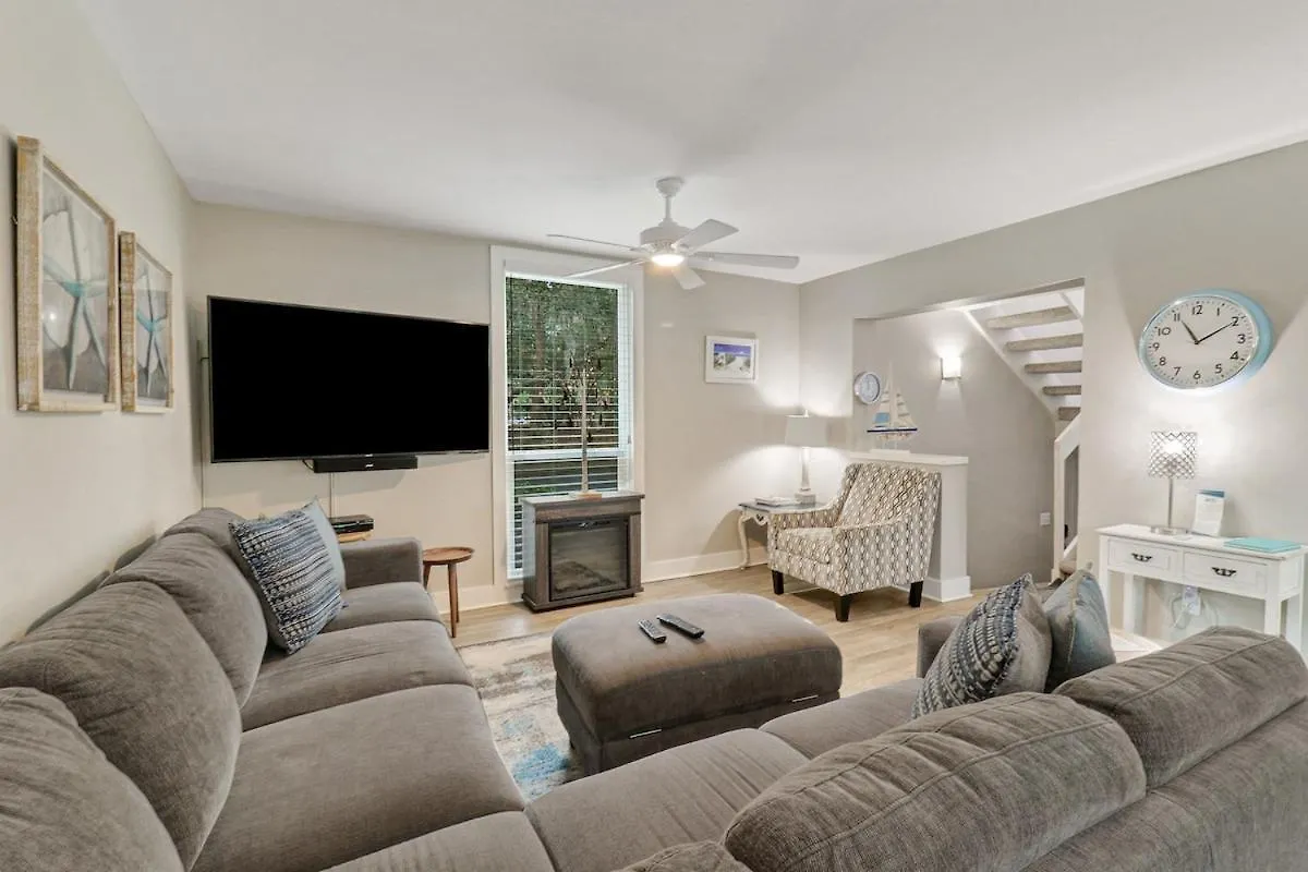 Holiday home Living - 3 Bed 2 Bath Seascape - Just Steps To The *