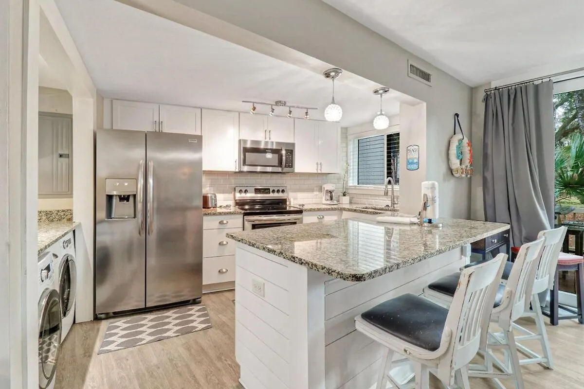 Living - 3 Bed 2 Bath Seascape - Just Steps To The Holiday home *
