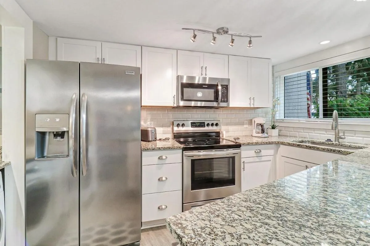 Living - 3 Bed 2 Bath Seascape - Just Steps To The * Hilton Head Island