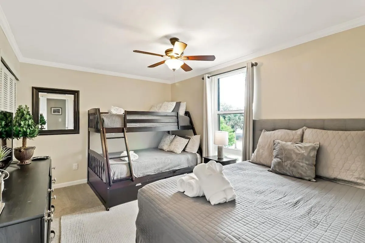 Lägenhet Updated 2 Bd 2 Ba Just Steps 2