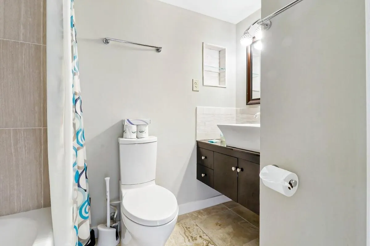 Seascape -tranquility Base 2 Bed 2 Bath -steps To The H Holiday home