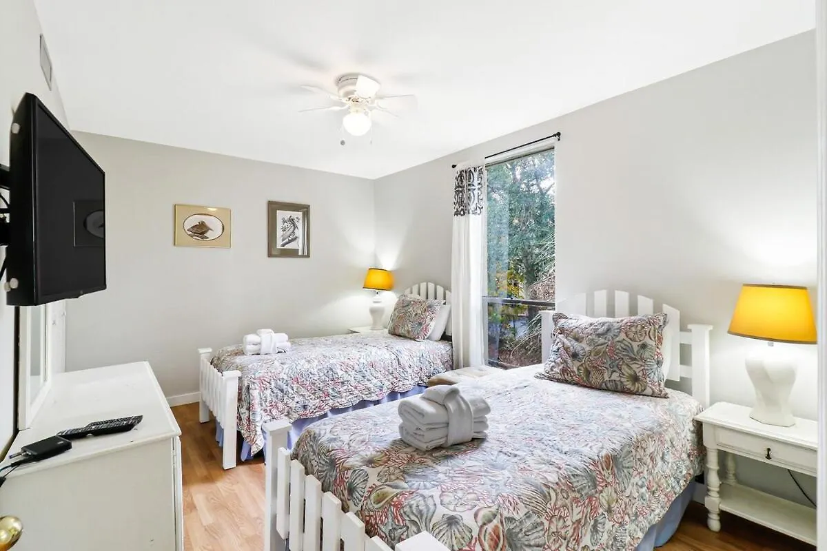Seascape -tranquility Base 2 Bed 2 Bath -steps To The H * Hilton Head Island
