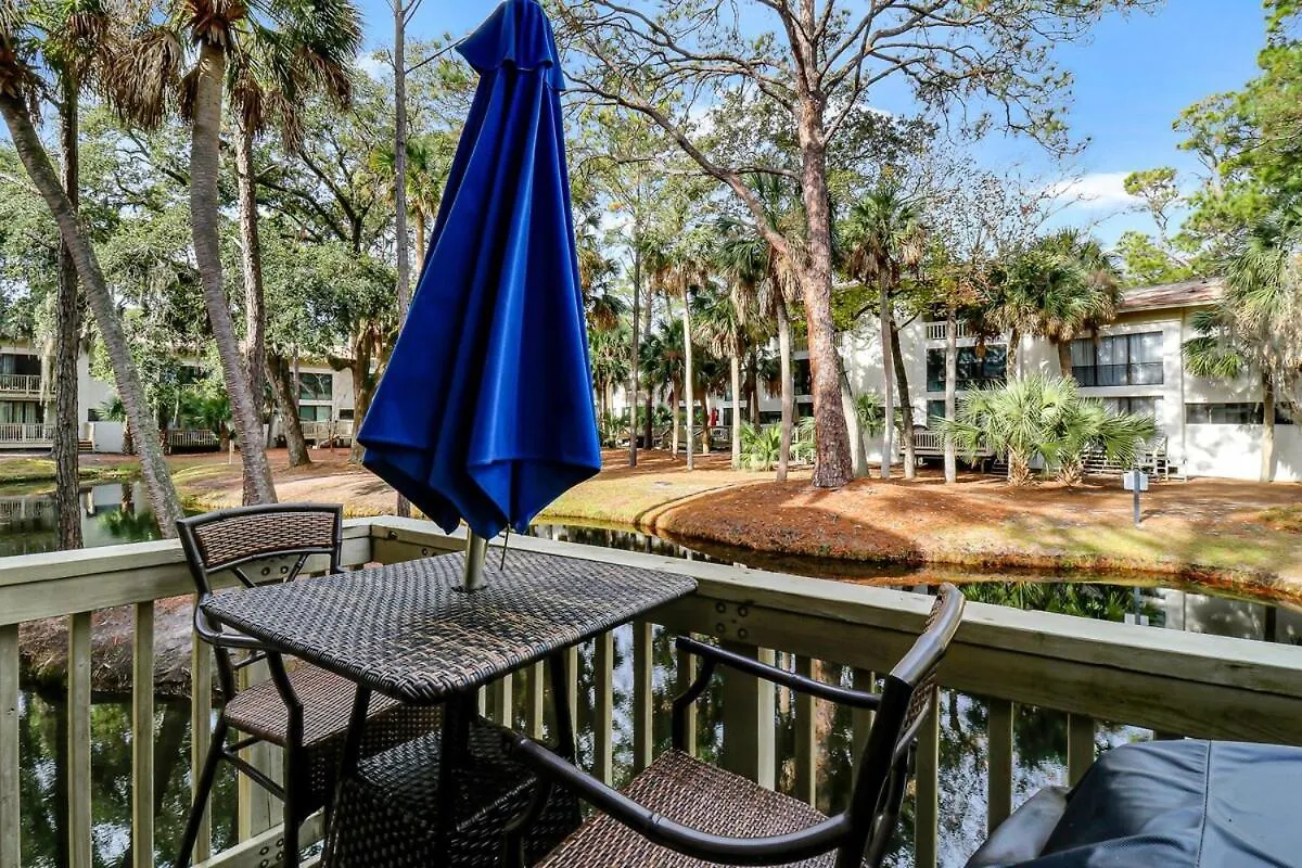 Lagoon View 2 Bd 2 & One Half Bath Steps To The *