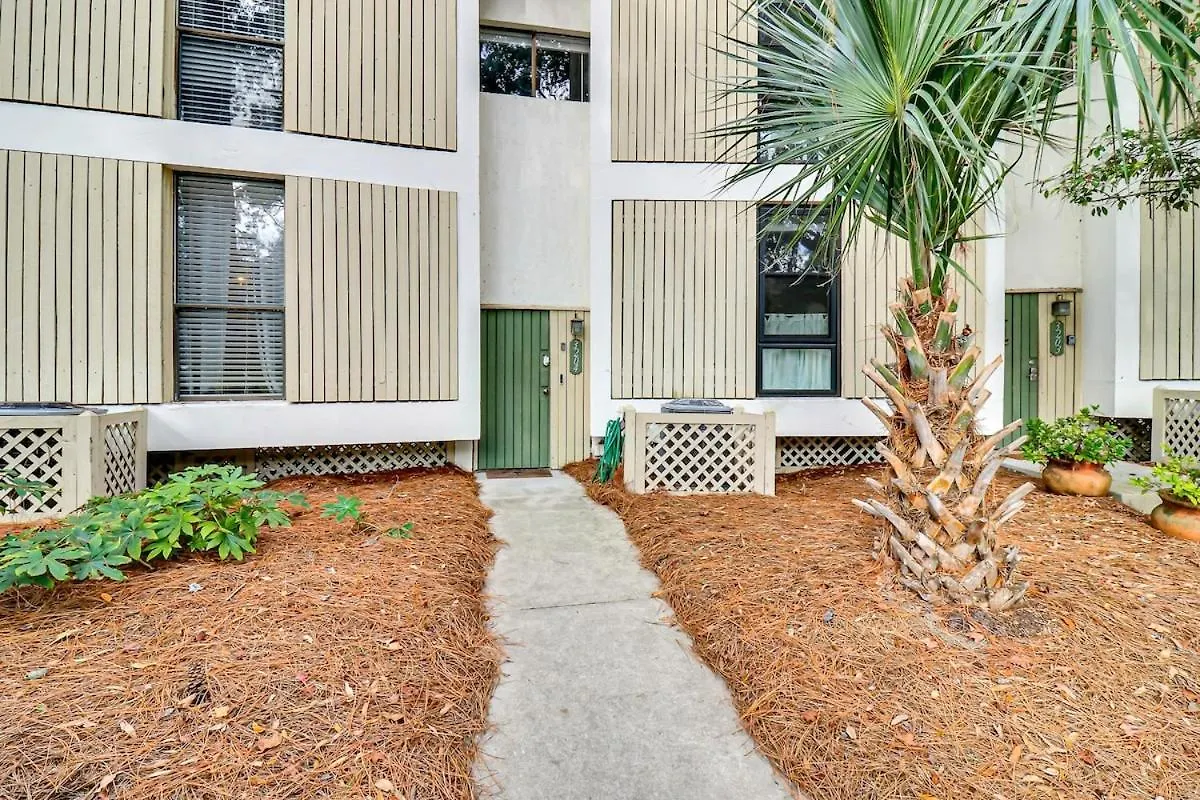 Lagoon View 2 Bd 2 & One Half Bath Steps To The *