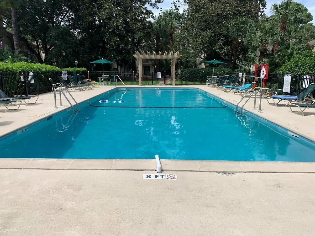 Coligny 2 Bd 2 & One Half Bath With Pool-walk To 13cv