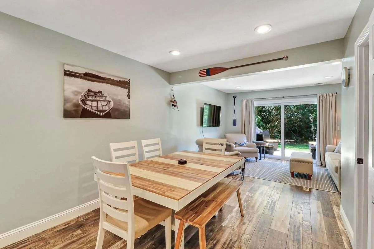 Coligny 2 Bd 2 & One Half Bath With Pool-walk To 13cv Holiday home