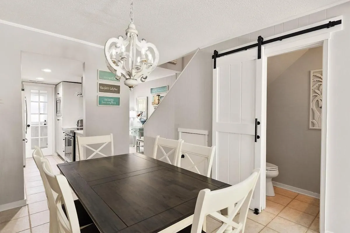 2 Bed 2 And One Half Bath 34 Coligny Near & Plaza *