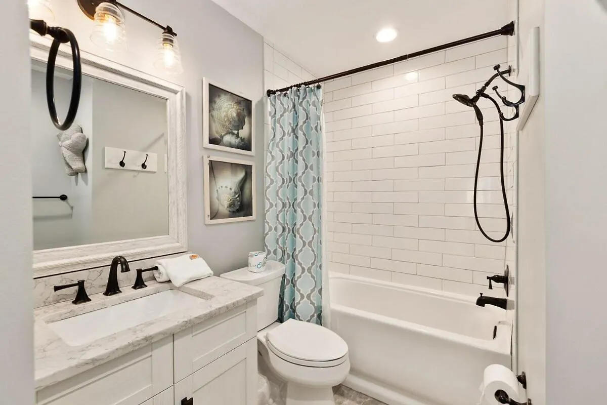 2 Bed 2 And One Half Bath 34 Coligny Near & Plaza