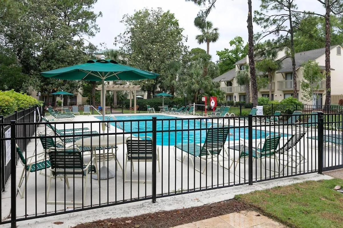2 Bed 2 And One Half Bath 34 Coligny Near & Plaza