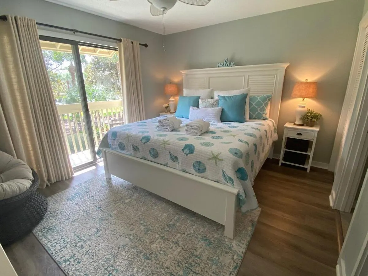 Holiday home 2 Bed 2 And One Half Bath 34 Coligny Near & Plaza *