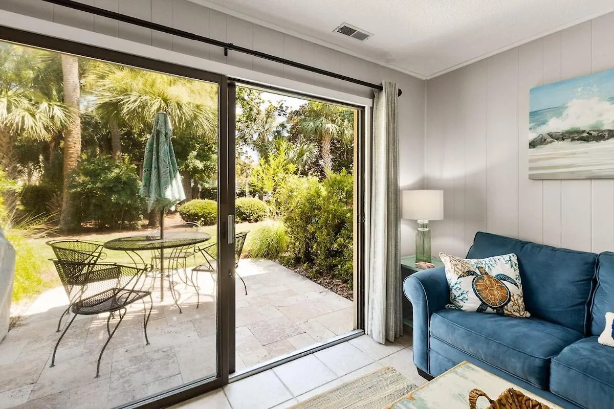 2 Bed 2 And One Half Bath 34 Coligny Near & Plaza * Hilton Head Island