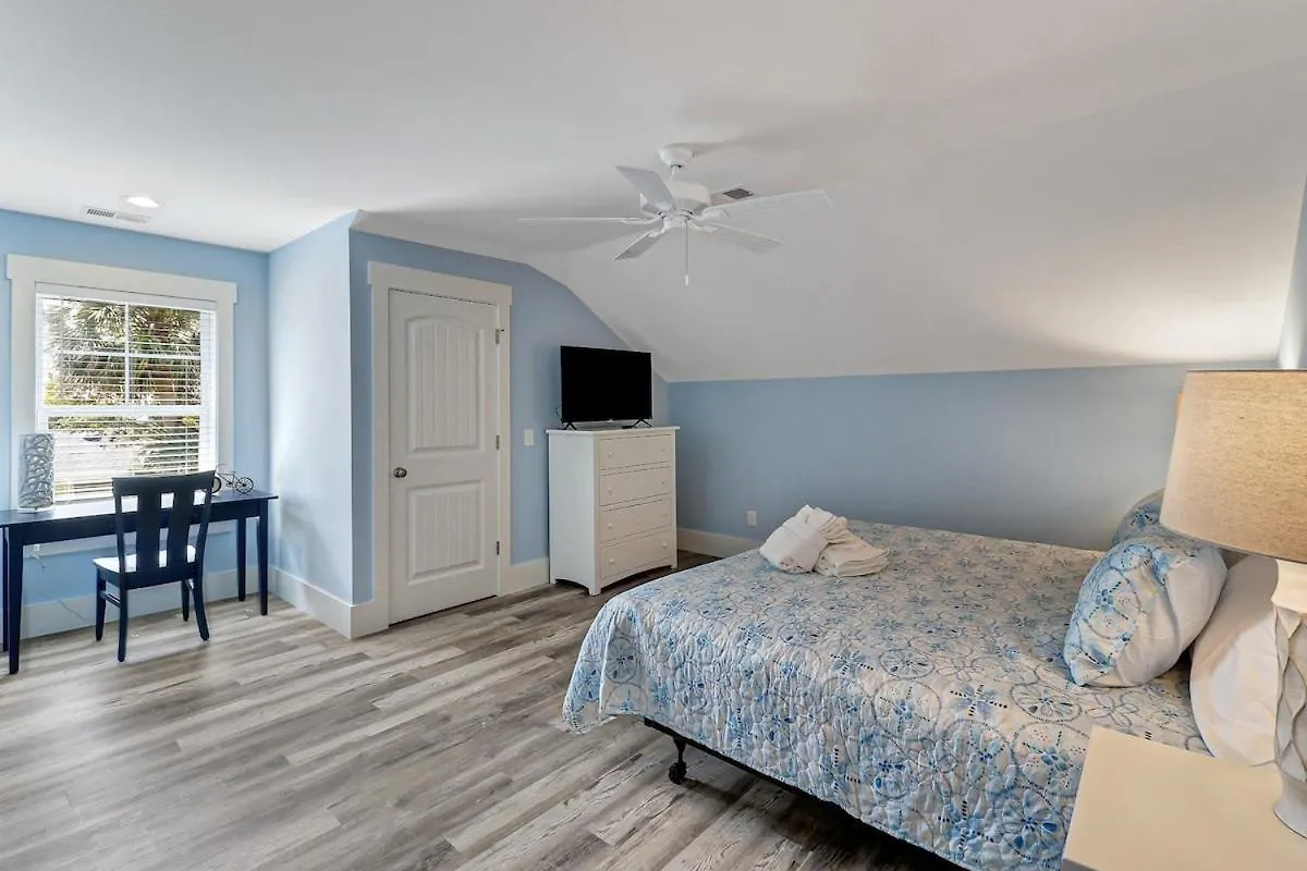 7 Bed 6 And One Half Bath With Private Pool & Private Access * Hilton Head Island