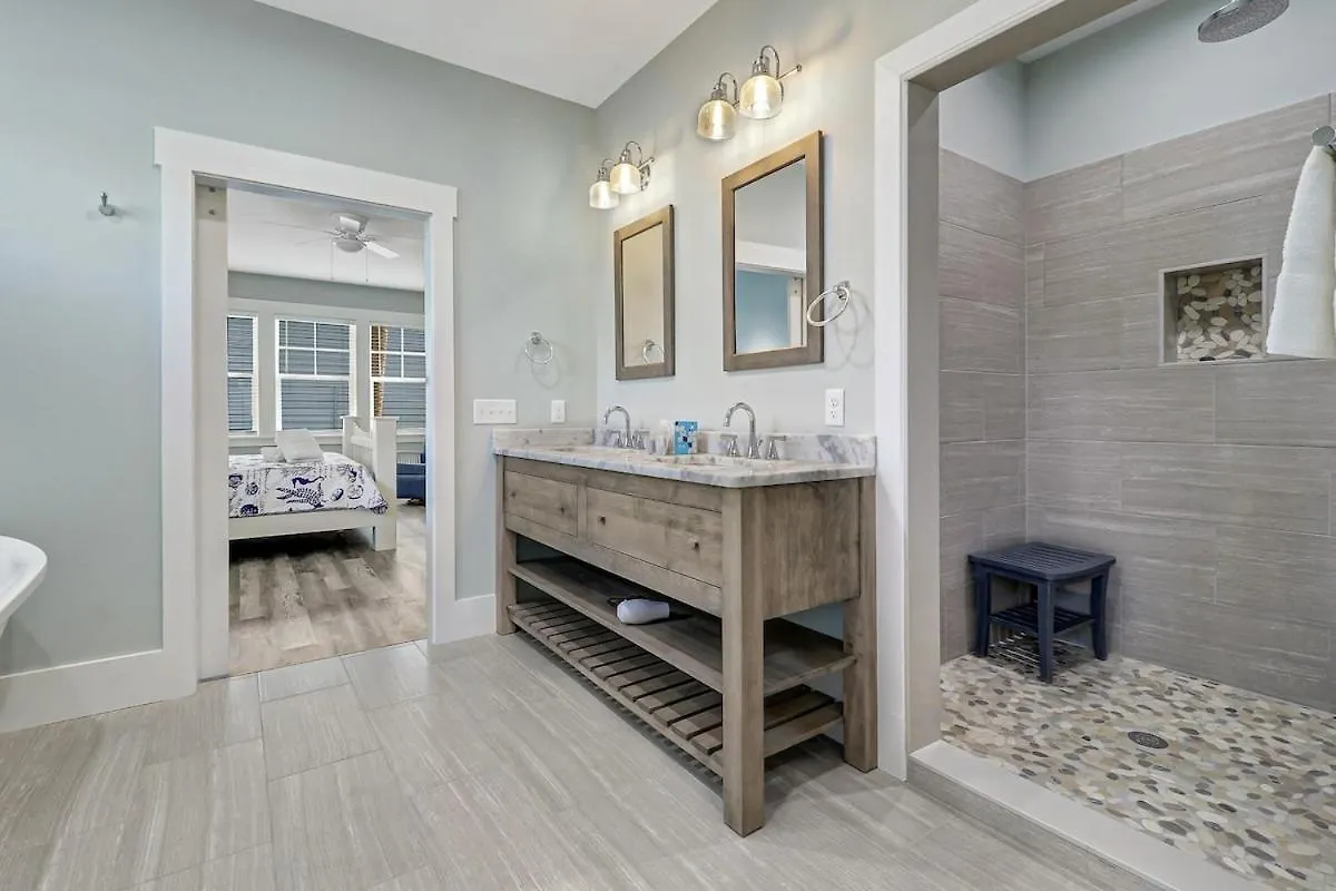 7 Bed 6 And One Half Bath With Private Pool & Private Access Hilton Head Island