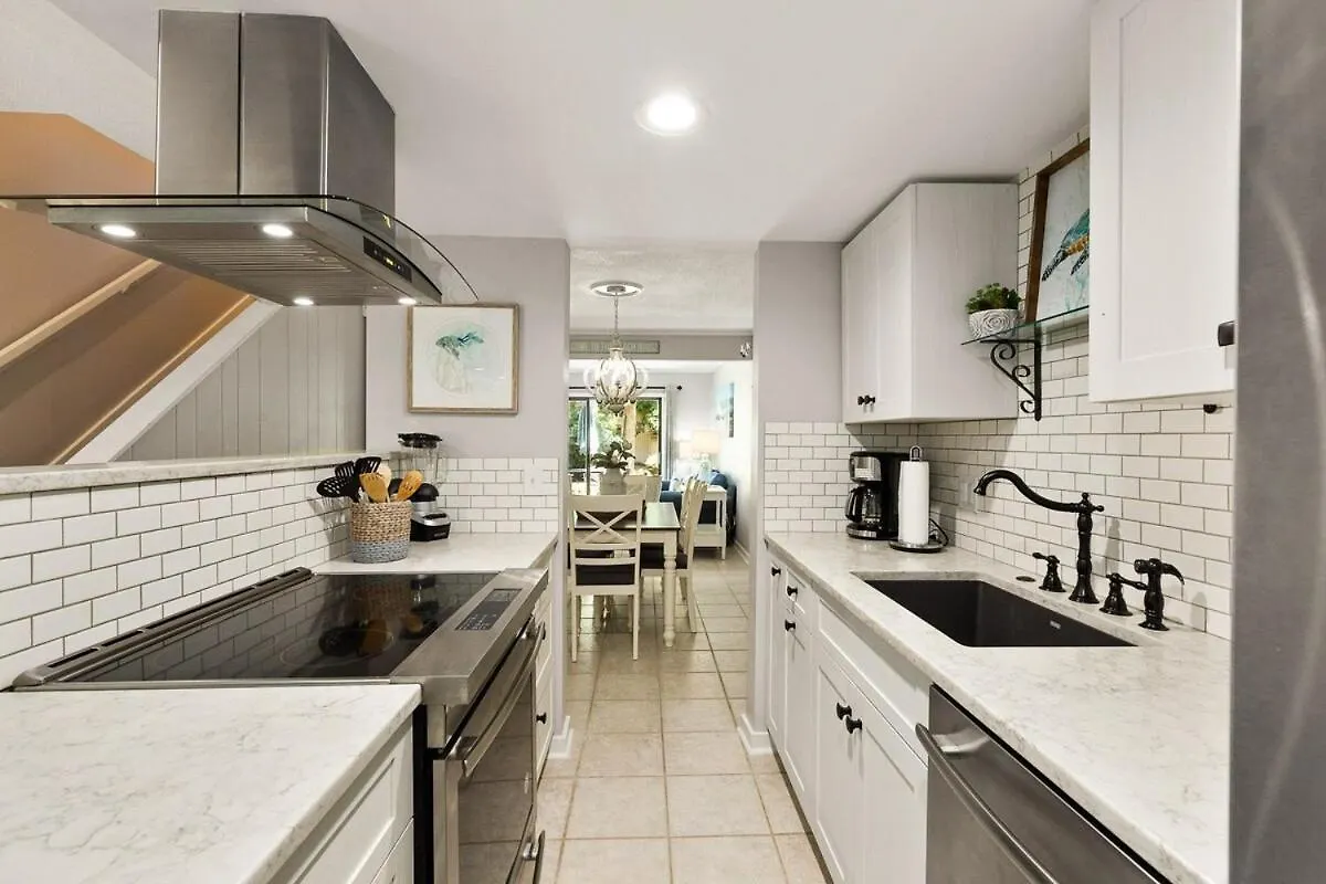 Holiday home 2 Bed 2 And One Half Bath 34 Coligny Near & Plaza