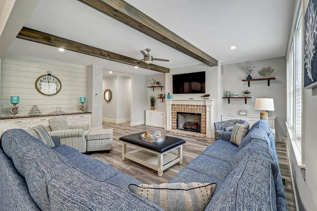7 Bed 6 And One Half Bath With Private Pool & Private Access Holiday home Hilton Head Island