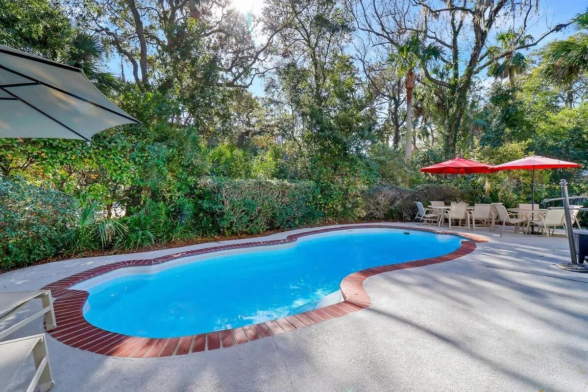 6 Bd 4 And One Half Bath Family Friendly With Heated Pool Just A Block To The Holiday home *