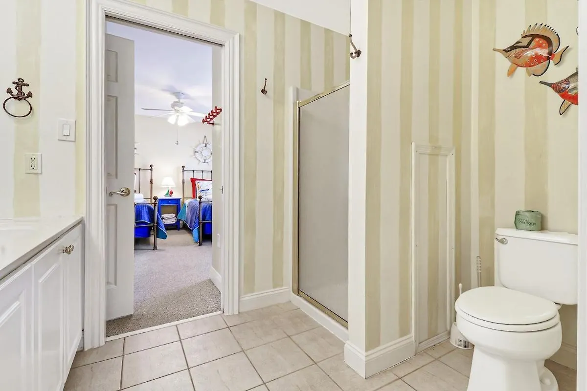 6 Bd 4 And One Half Bath Family Friendly With Heated Pool Just A Block To The * Hilton Head Island