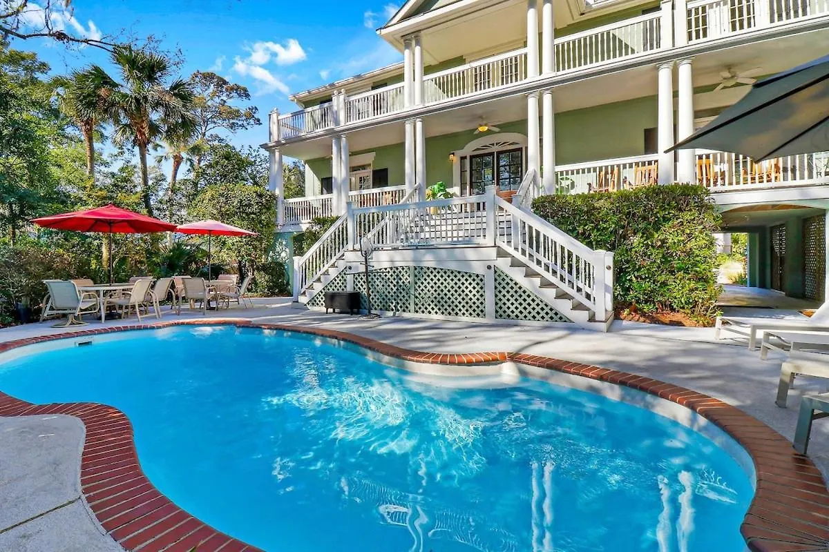 6 Bd 4 And One Half Bath Family Friendly With Heated Pool Just A Block To The Holiday home