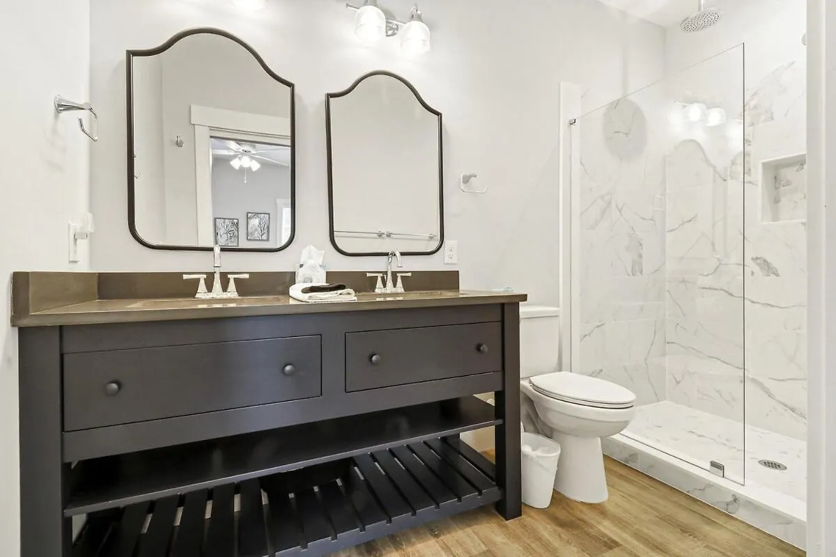 Holiday home 7 Bd 6 And One Half Bath With Private Pool & Path *
