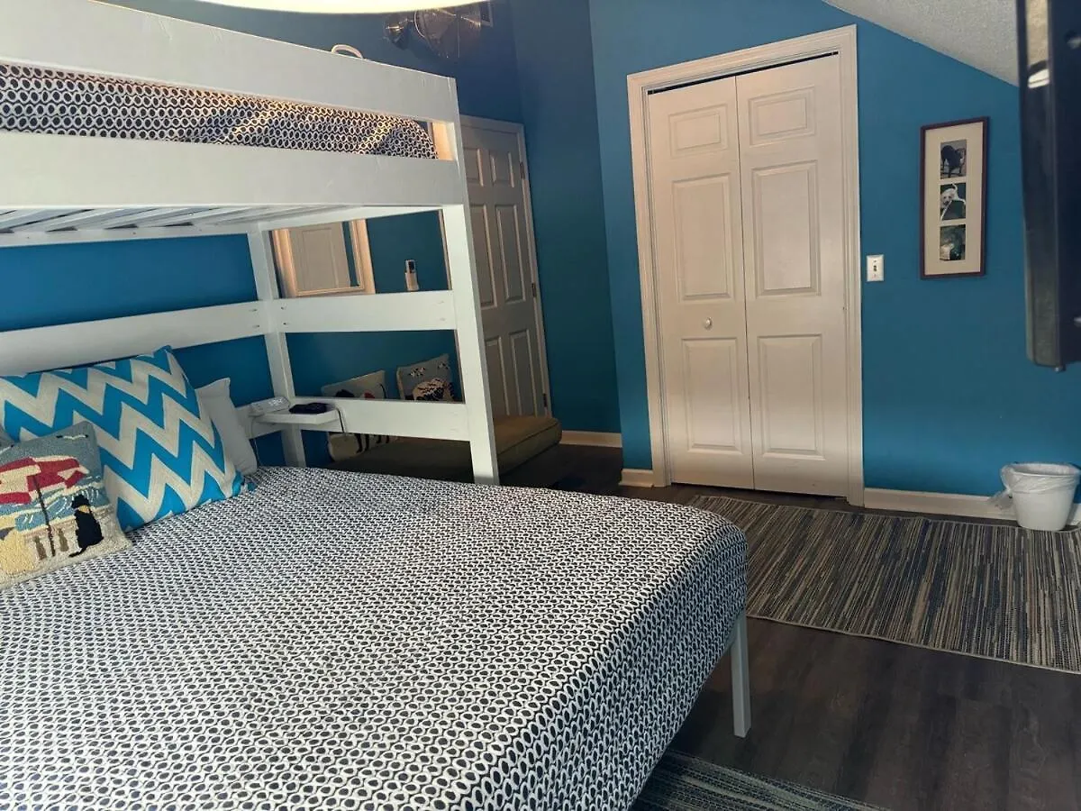 2nd Row 5 Bed 3 And One Half Bath Pet Friendly Ocean View House