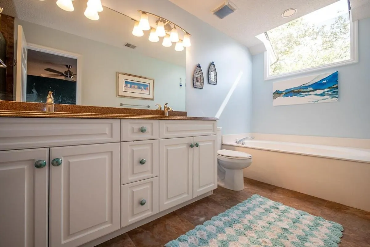 2nd Row 5 Bed 3 And One Half Bath Pet Friendly Ocean View House Holiday home Hilton Head Island